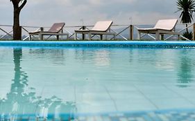 Pili Pili Boutique 3*